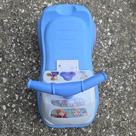 Disney Frozen 2 Lights N Sounds Ride Toy Car - Picture 7 of 10